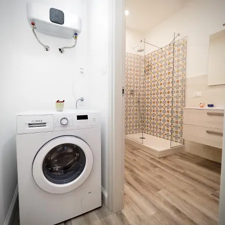 Dimora Sottoripa 24 Di Fronte All'acquario - Genovabnb It * Janov