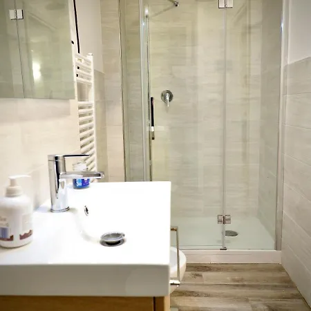 Dimora Sottoripa 24 Di Fronte All’acquario - Genovabnb It *